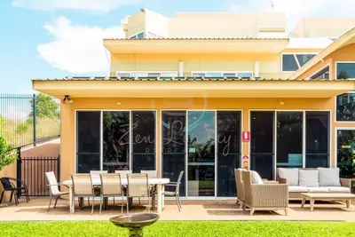 Image de Zenhouse Retreat: 5br Homey Haven ~ Pool ~ Office