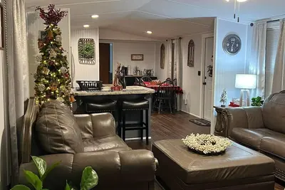 Image de “Lots Of Fun Lake House” in White Oak Shores! ! !