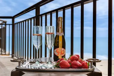 Beachfront Bliss 1Br Oceanview Suite