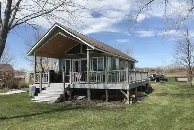 Image de Cozy lake cabin on Lake Traverse.