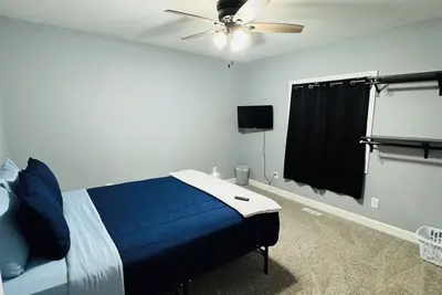 Image de Your One Of A Kind Rental! Family and Friendly With A Pool Table and Foosball.
