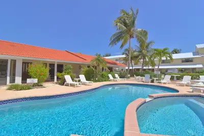 Image de Seaside\/Poolside villa 3 min walk to beach