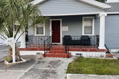 Image de Renovated House in the  Heart of Tampa