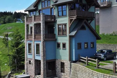 Image de Slope side 8 Br at Sanctuary Majestic Mountain Top Estate 4800 square feet of quality sleeps 16