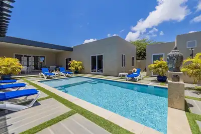 Image de New 5br5ba w/Private Pool ~ PuttPutt ~ Close2Beach