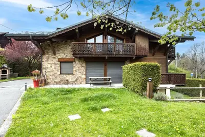 Image de Chalet \"Appartement Mont Blanc\" avec vue sur le Mont Blanc, jardin partagé et Wi-Fi
