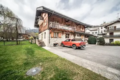Image de Appartement 'Appartement Chalet - Le FĂŞni' avec vue sur les montagnes, balcon et Wi-Fi