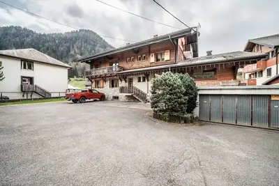 Image de Appartement 'Appartement Chalet - Le Vnipi' avec vue sur les montagnes, balcon et Wi-Fi