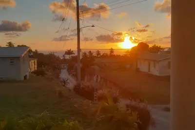 Image de A spacious, self catering apartment minutes away from Holetown and Chefette