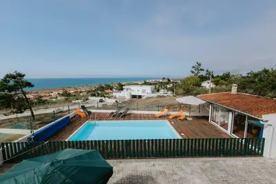 Image de Maison de vacances 'Casa Das Camarinhas' avec vue sur la mer, piscine privée et Wi-Fi