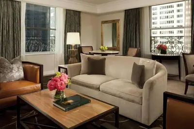 Image de Suite + Connecting Room at a 5⭐️ Hotel