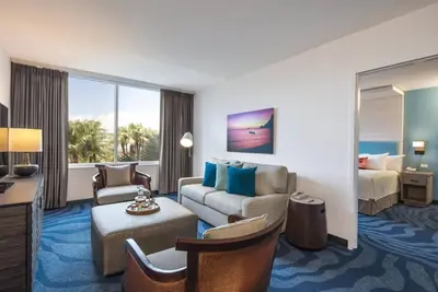 Image de 1-Bedroom Suite at a 4⭐️ Hotel