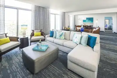 Image de 2-Bedroom Suite at a 4⭐️ Hotel