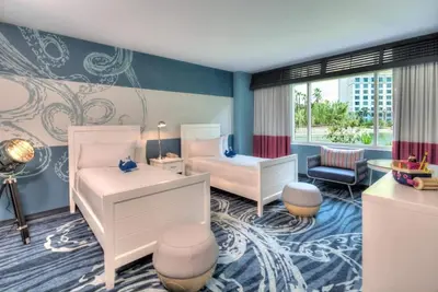 Image de 2-Bedroom Suite at a 4⭐️ Hotel
