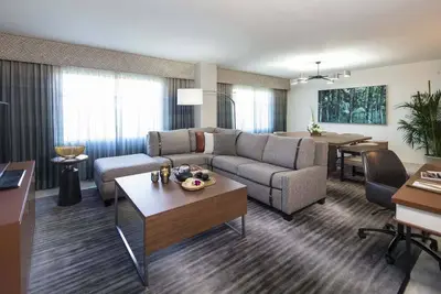 Image de 2-Bedroom Suite at a 4⭐️ Hotel