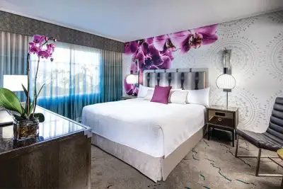 Image de 1-Bedroom Suite at a 4⭐️ Hotel