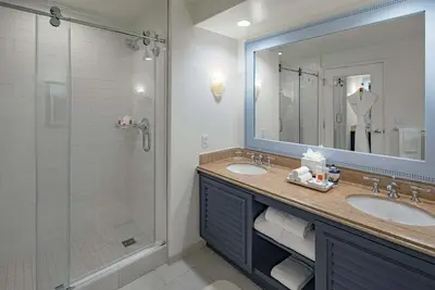Image de 2-Bedroom Suite at a 4⭐️ Hotel