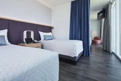 Image de 2-Bedroom Suite at a  Hotel