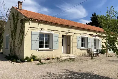 Image de Maison de campagne sur un terrain de 2 ha, proche de l'Isle sur la Sorgue