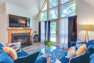 Image de Golf + Hike: Home w/ Resort Perks in Hedgesville