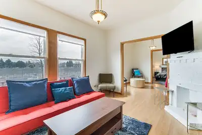 Image de 8 Mi to Chicago: Oak Park Home w/ Fenced Backyard!