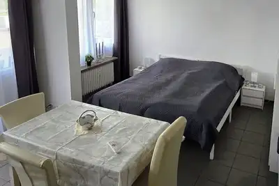Ruhige Ferienwohnung/ Amateurzimmer/ Gute Verkehrsanbindung