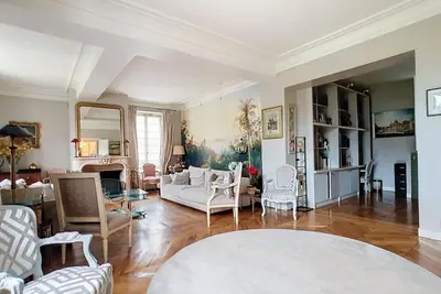 Image de À 10 minutes de Paris! Villa historique avec grand jardin et parking