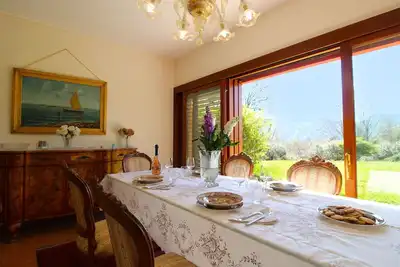 Image de Magnifique maison de vacances avec piscine, bain à remous, Wifi, Tv, patio, animaux admis, parking