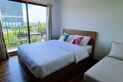 Image de Hua Hin Top Floor Condo Next to Cicada Market & Beach Lahabana Condo