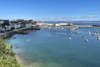 Image de D4660 - Vue sur le port!