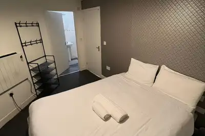 Image de One Bedroom-Appartement-Salle de bain privée