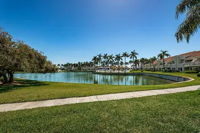 Image de Vista Verde W 'Island Life'. . . Just Add Water & Sunshine