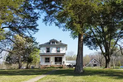 Image de Restored 1910 Cottage Near Shawnee Forest, Lake of Egypt, Wineries, Pet Friendly