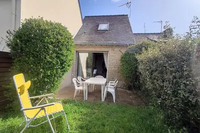 Image de Maison cosy près de la plage de Kerfontaine, idéale pour 3 personnes avec jardin et parking