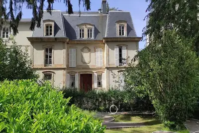 Image de T3 duplex avec parking privatif à 100m du centre, proche thermes, wifi, équipé, max 5 pers, La Bourboule