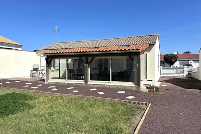 Image de Maison de plain-pied avec jardin clos, véranda, terrasse et barbecue, près de St Gilles Croix de Vie