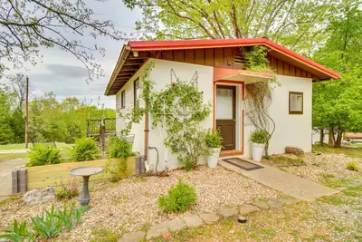 Image de Wood’s Point Cottage w/ Deck Near Norfork Lake!
