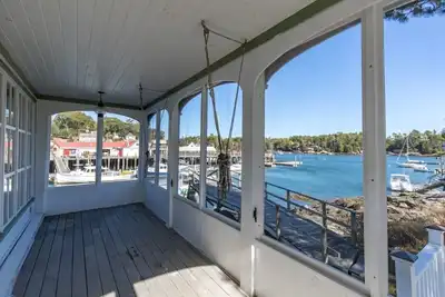 Image de Waterfront Home on Decker Cove