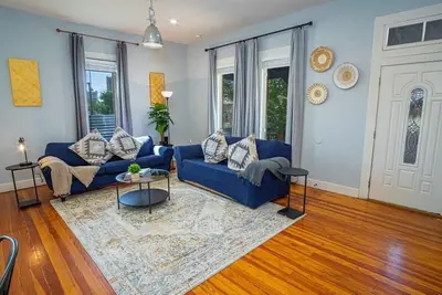 Image de Stunning 3br/2ba Haven in Downtown's Heart