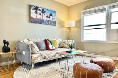 Jie’s choice -Charming 2b in the Heart of Alhambra