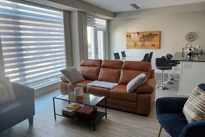 Image de Beautiful home in the heart of Lansdowne with a spacious ground level patio.