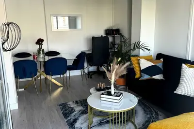 Image de Chambre privée dans Appartement neuf Proche de Paris - La Defense - Versailles