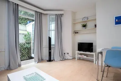 Image de GuestReady - Un séjour moderne à Kensington