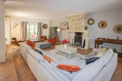 Image de Un Paradis En Provence. . . Mas Aigo Claro. . . 16 Personnes
