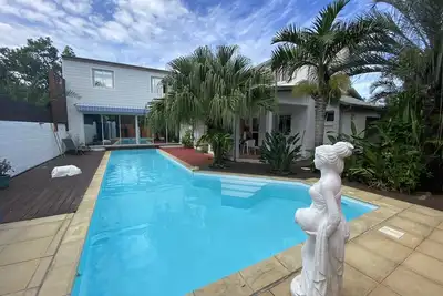 Image de Villa Détente Cosy Lodge Sous les Tropiques un Havre de Paix Élégant et Raffiné