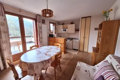 Image de Appartement avec terrasse dans un chalet