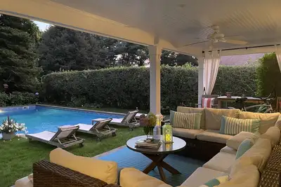 Image de Southampton Village Pool, Tennis&Pickleball, Beach Chairs + 5 Beach Bikes!