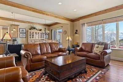 Image de Powder Mountain Wolf Den | Pool | Allows Dogs