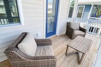 Image de 5 minute walk to beach! Family friendly - 3 bed\/3 bath townhome!
