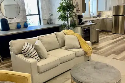 Image de Modern Fully Renovated Suite in Downtown Trenton
